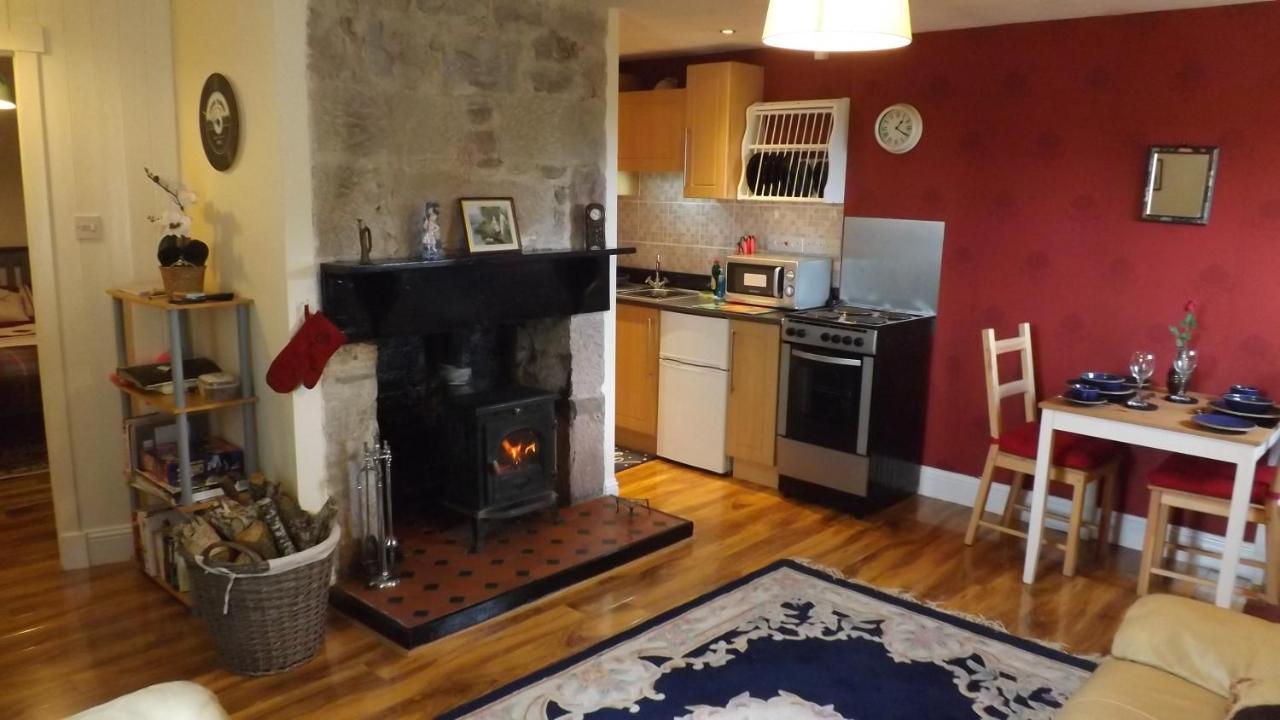 Small Cosy Bothy Дингуол Екстериор снимка